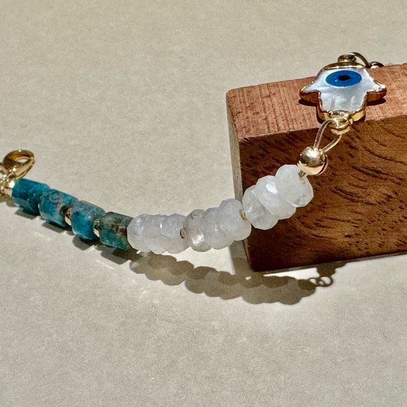 Mother of Pearl hand of Fatima 🪬 Hamsa Evil Eye 🧿 Bracelet - Picture 5 of 9